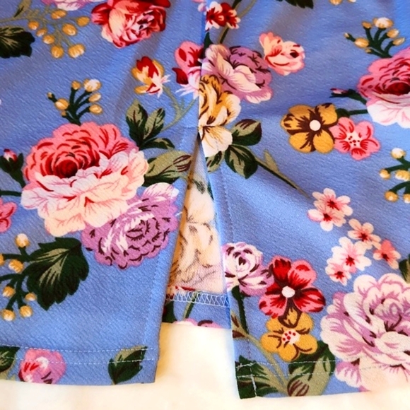 Shein Size Large,  Summer Women's Floral Colorful Sun Deep V-Neck Dress - Picture 7 of 7